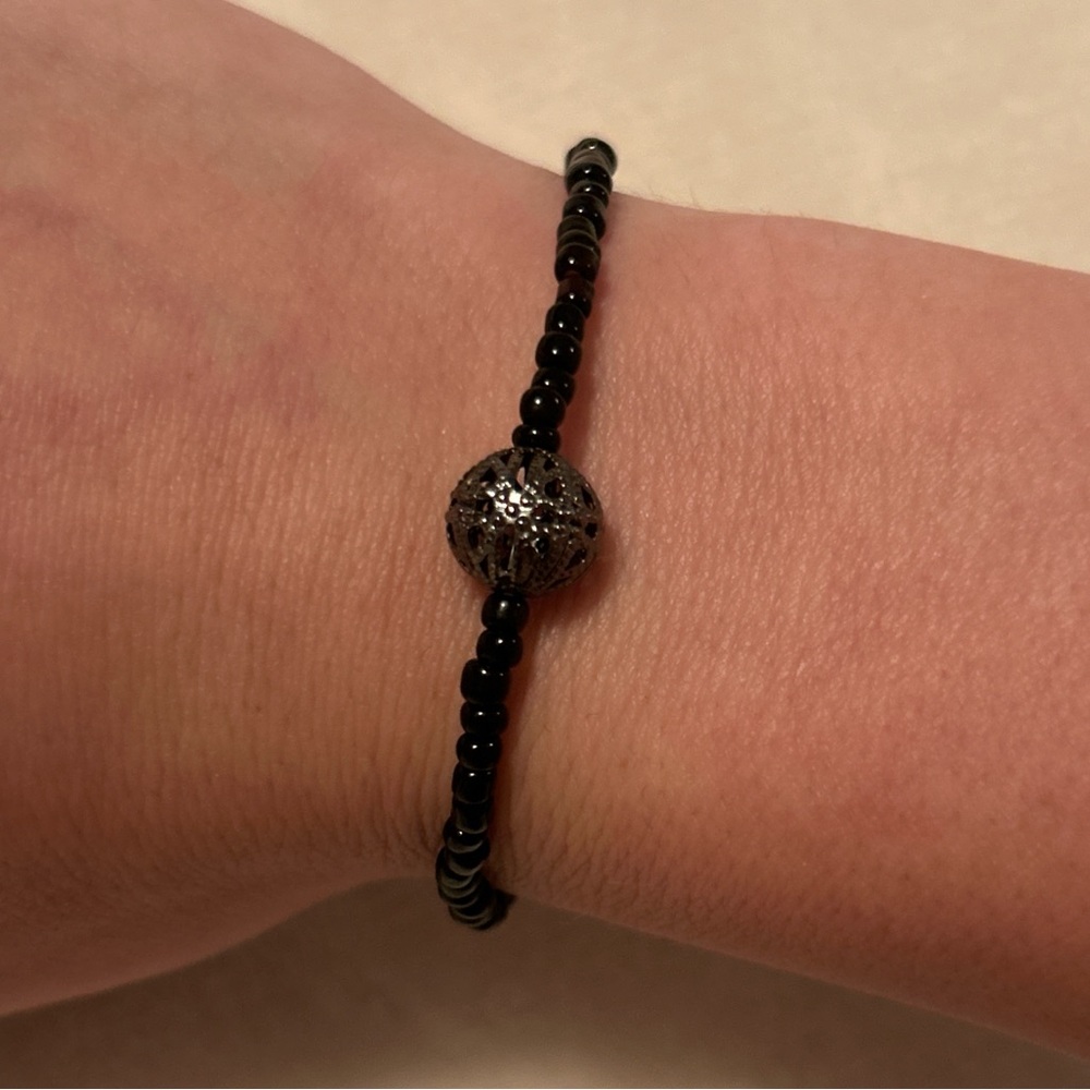 Hand made beaded bracelet 🖤